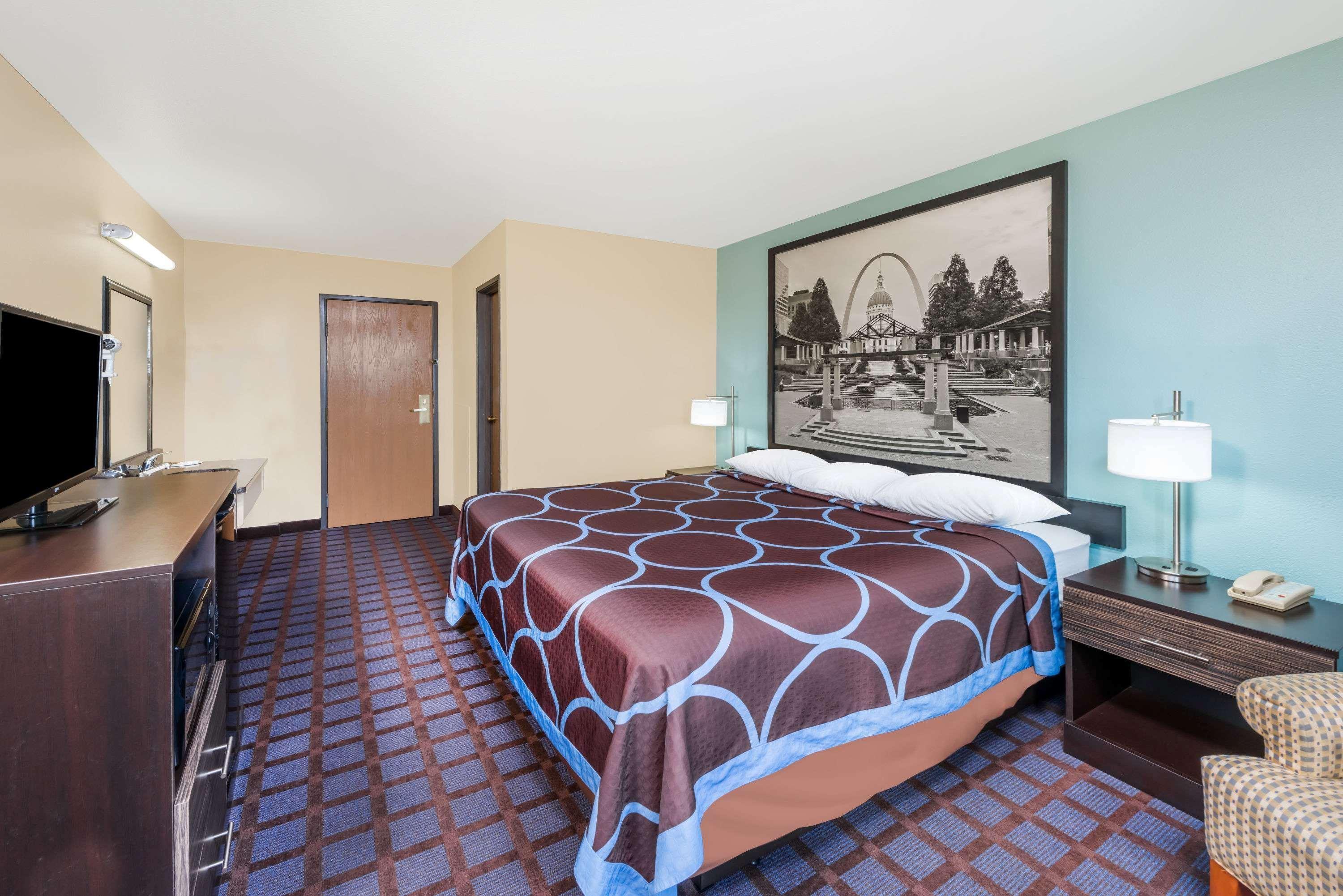 Super 8 by Wyndham Okawville Bagian luar foto