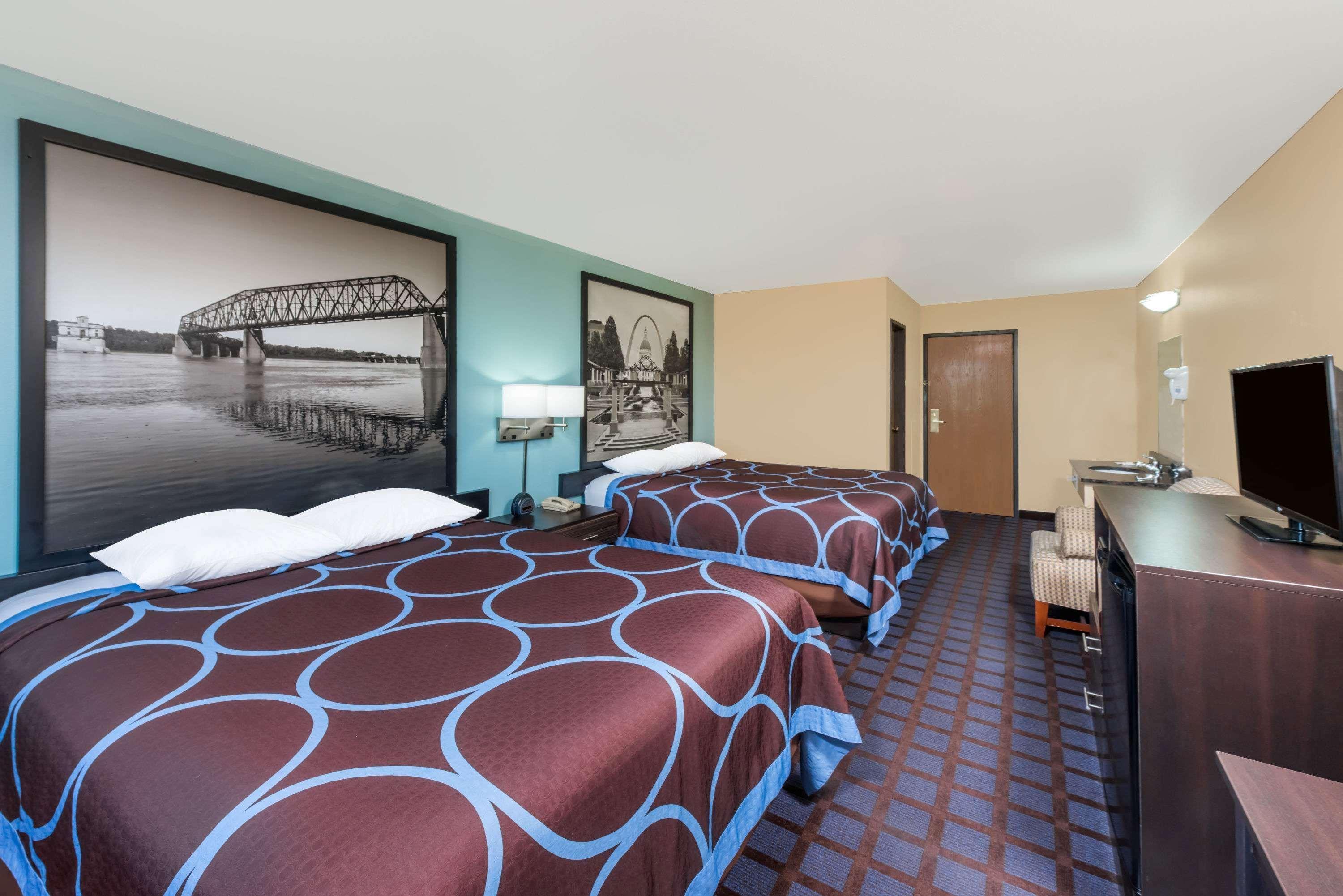 Super 8 by Wyndham Okawville Bagian luar foto