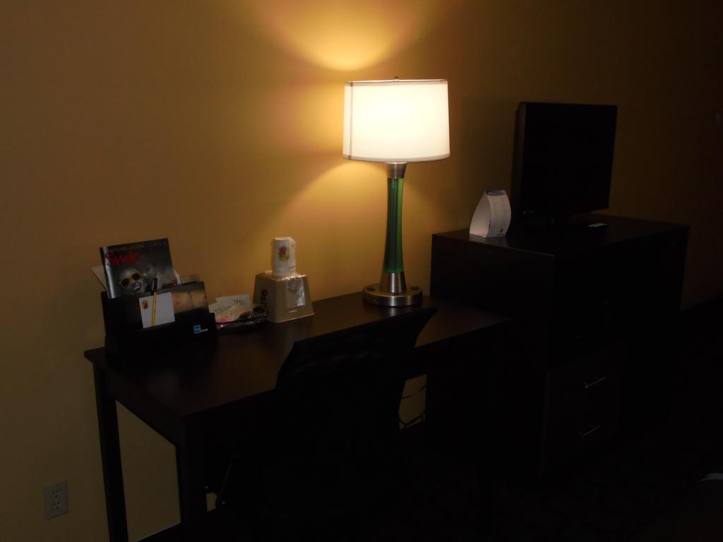 Super 8 by Wyndham Okawville Ruang foto