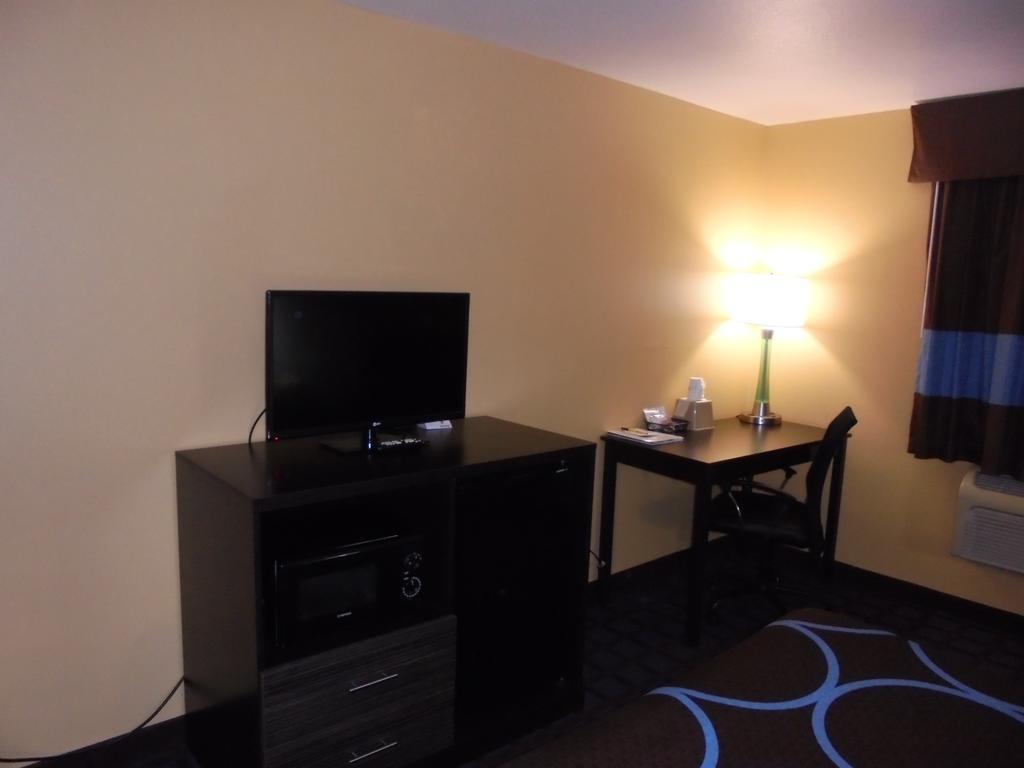 Super 8 by Wyndham Okawville Ruang foto
