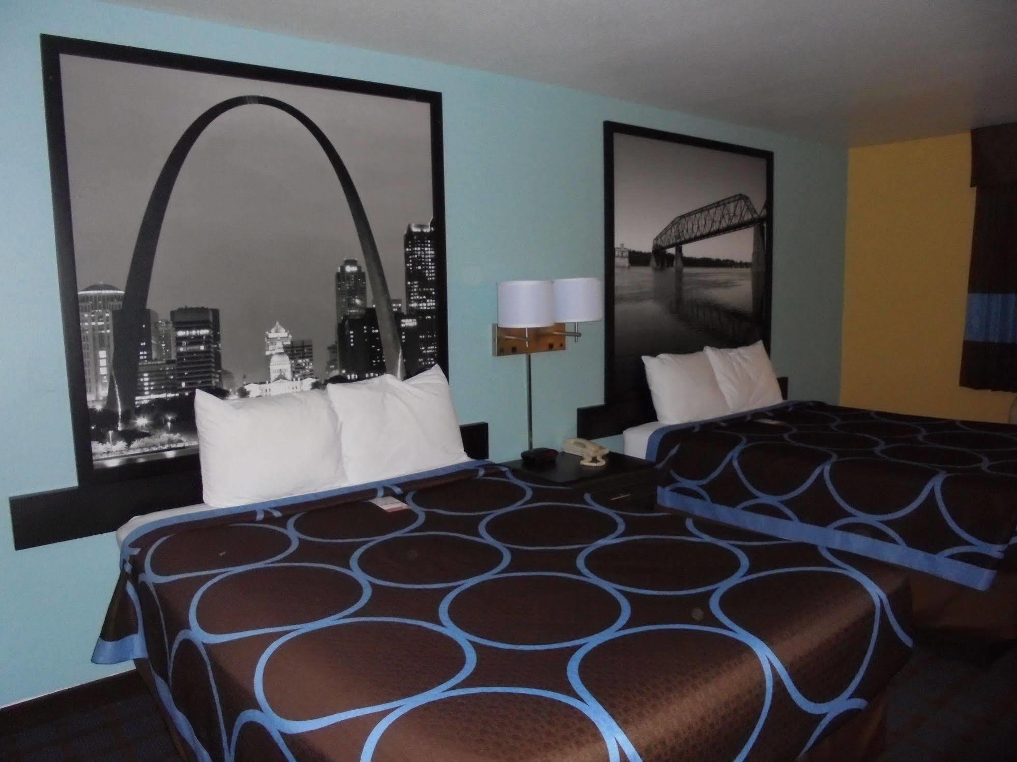 Super 8 by Wyndham Okawville Bagian luar foto